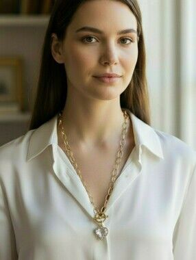 ⚠️SALE⚠️ Heart Toggle Necklace Gold Tone